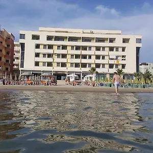 rezervați aici