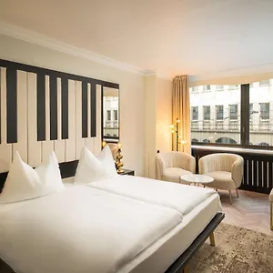 Otel Elaya Center, Viyana