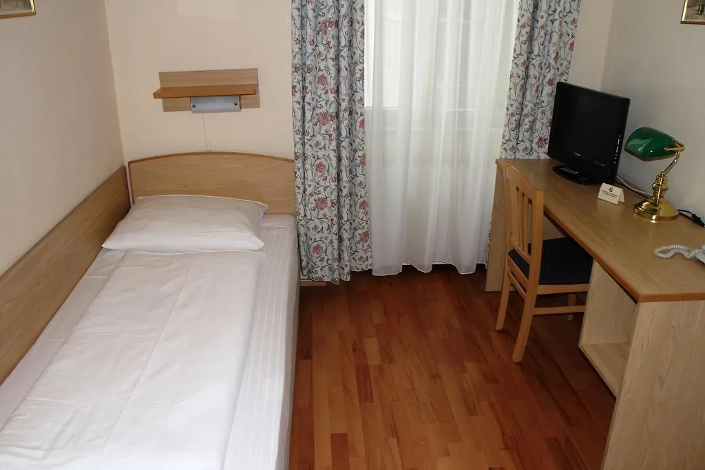 ***  Hotel Graf Stadion Vienna Austria