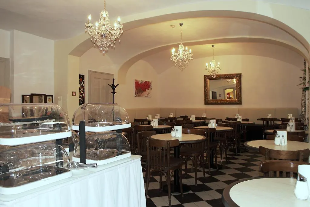Hotel Graf Stadion Vienna 3*,