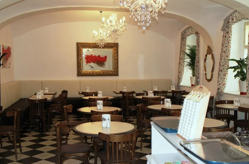 Hotel Graf Stadion Vienna