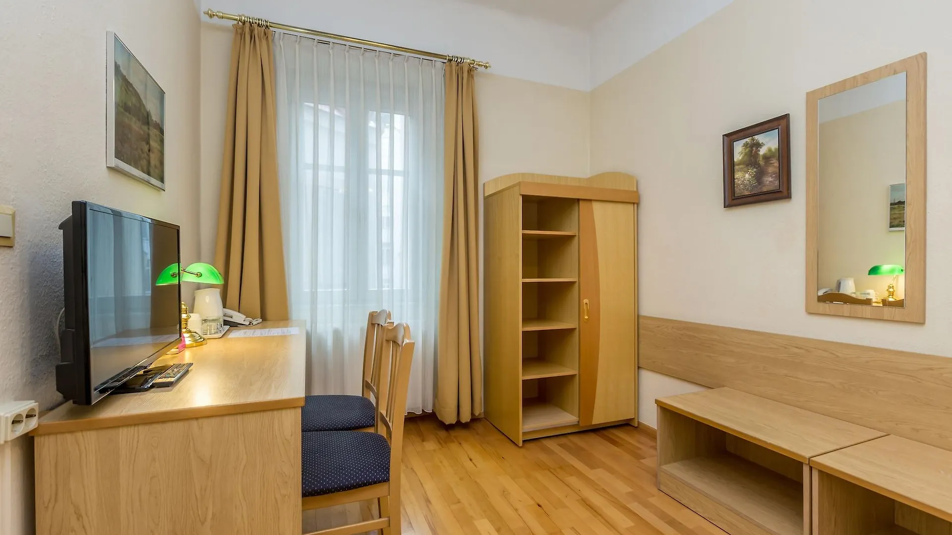 Hotel Graf Stadion Vienna 3*,  Austria