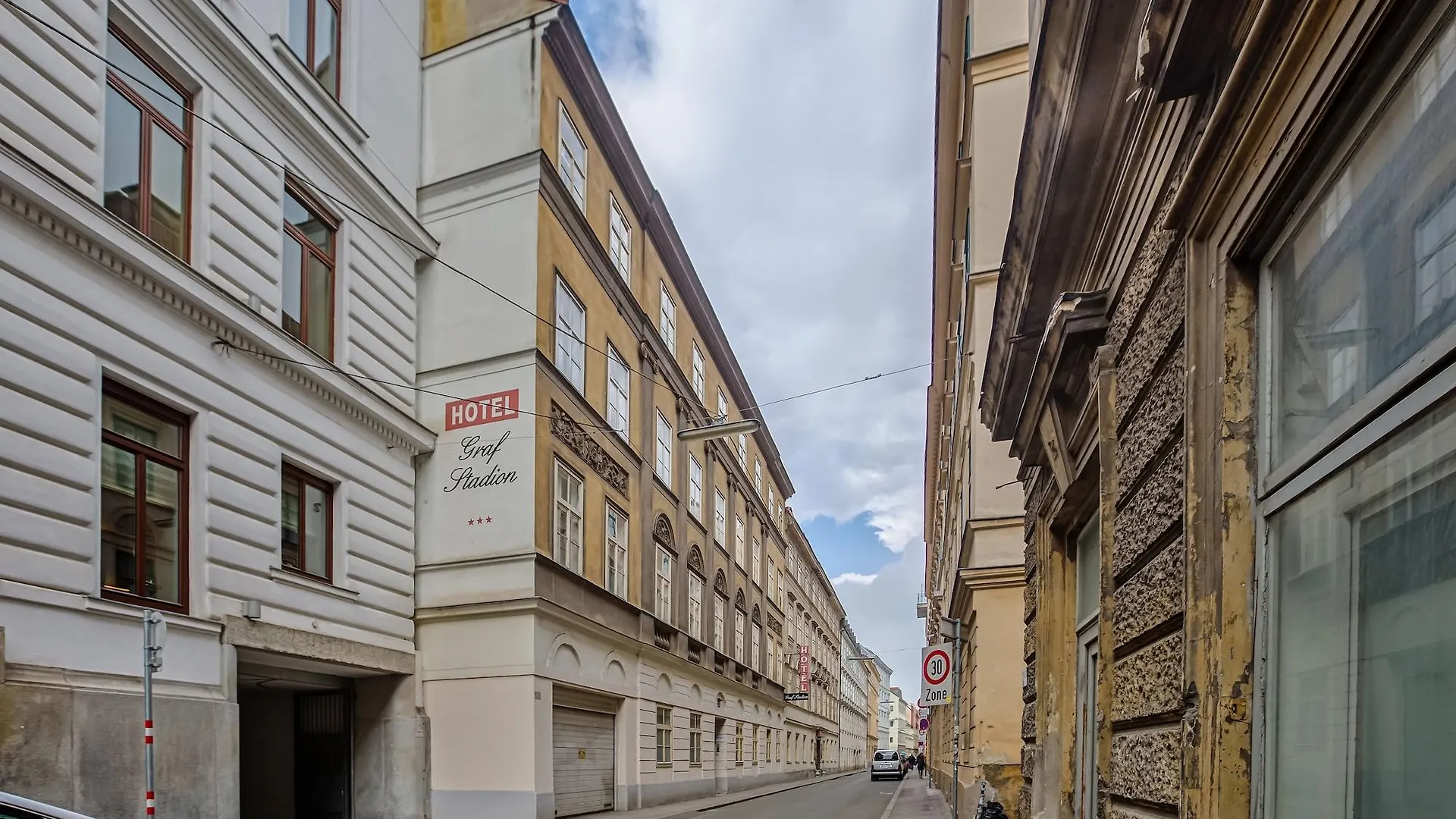 Hotel Graf Stadion contacts