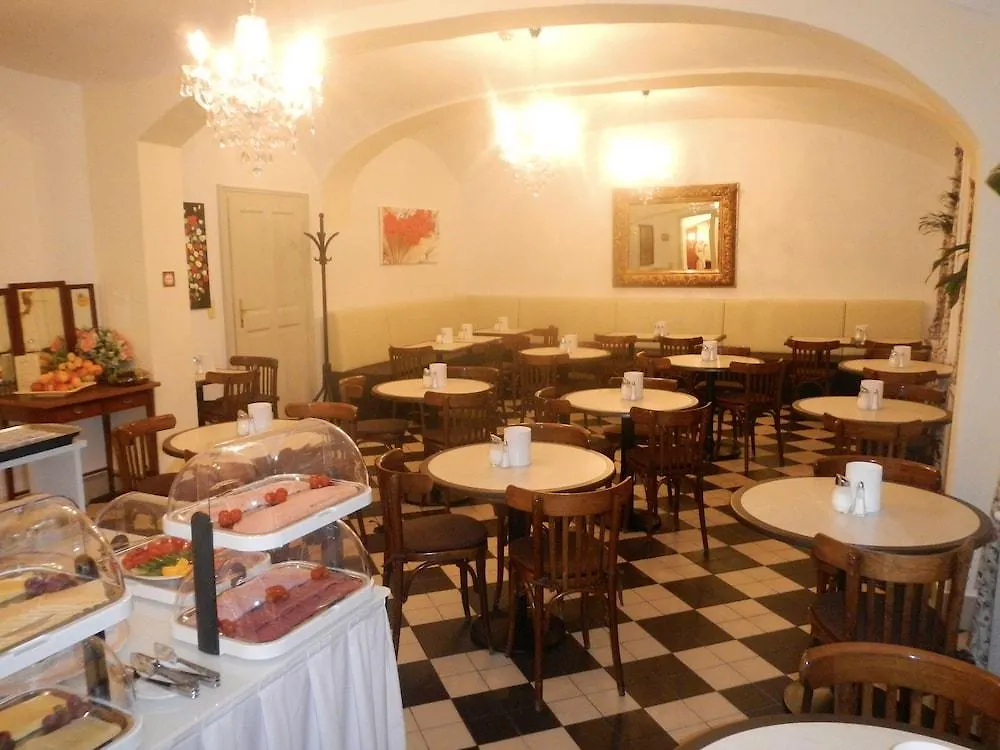 Hotel Graf Stadion Vienna 3*,