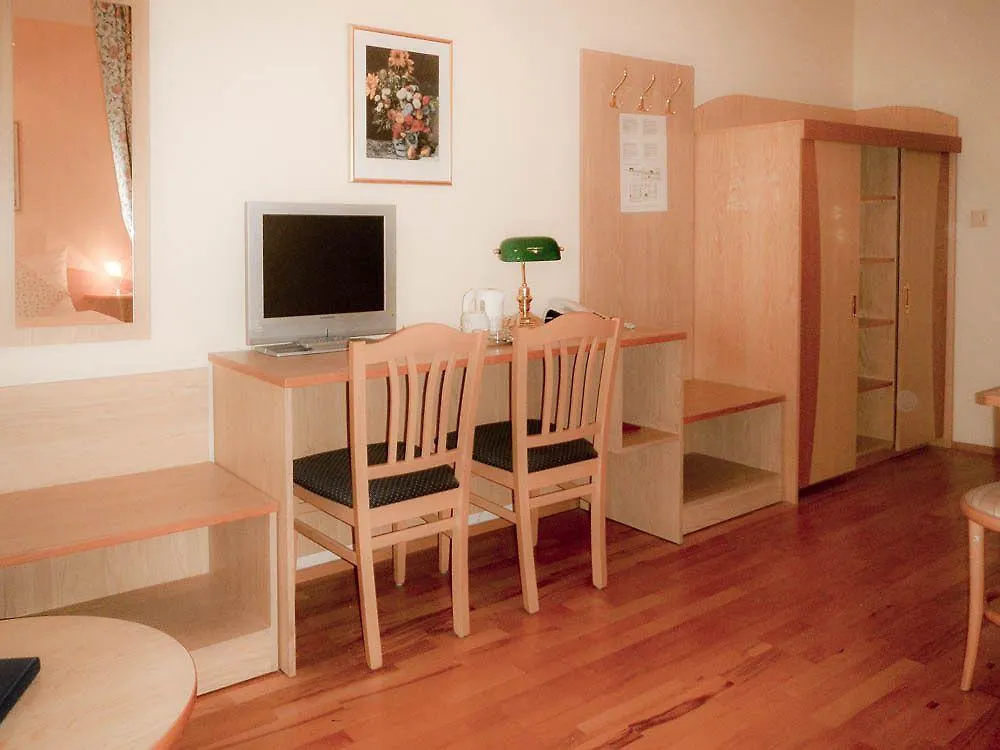 Hotel Graf Stadion Vienna 3*,  Austria