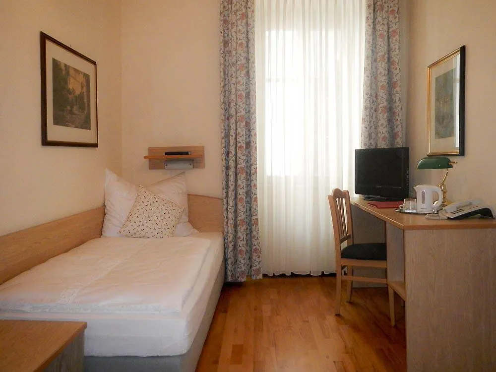 ***  Hotel Graf Stadion Vienna Austria